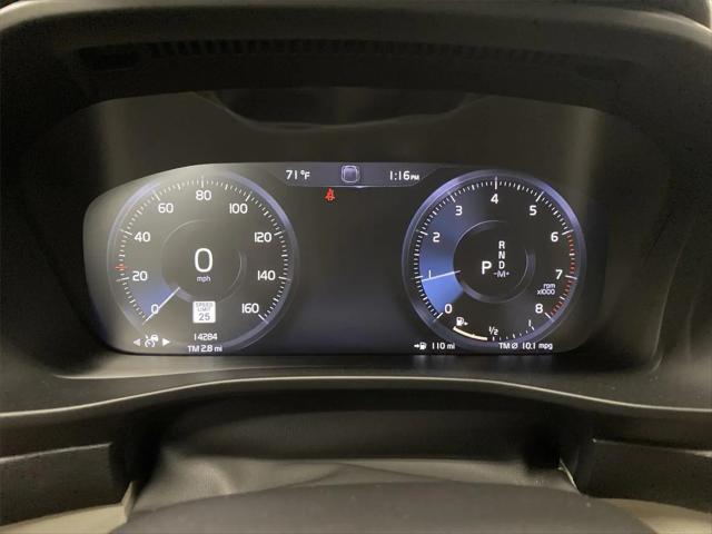 2020 Volvo XC40 T5 Momentum