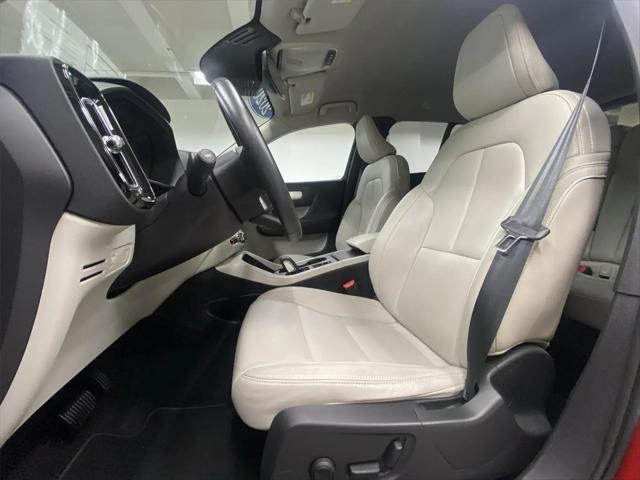 2020 Volvo XC40 T5 Momentum