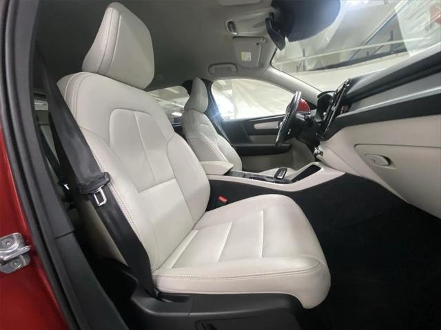 2020 Volvo XC40 T5 Momentum