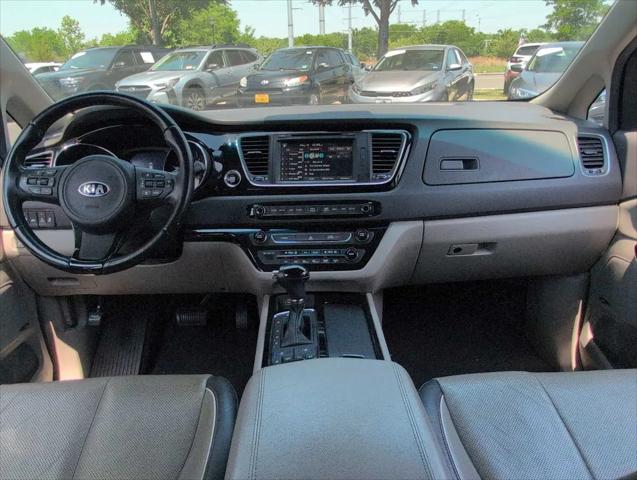 2016 Kia Sedona SX
