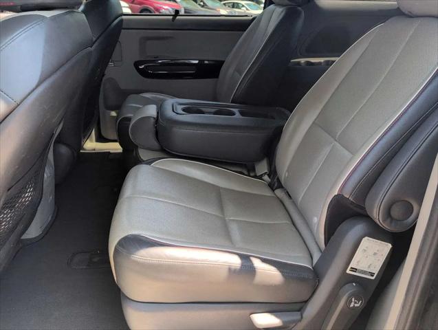 2016 Kia Sedona SX