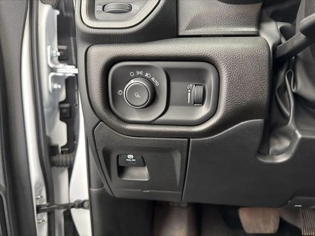 2025 Ram 1500 Tradesman Crew Cab 4x4 5'7" Box