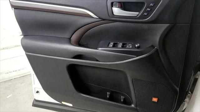 2016 Toyota Highlander Limited V6