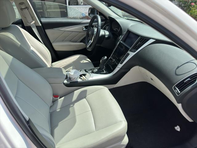 2022 INFINITI Q50 LUXE