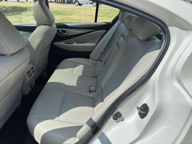 2022 INFINITI Q50 LUXE