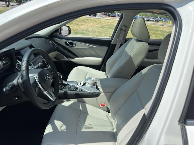 2022 INFINITI Q50 LUXE