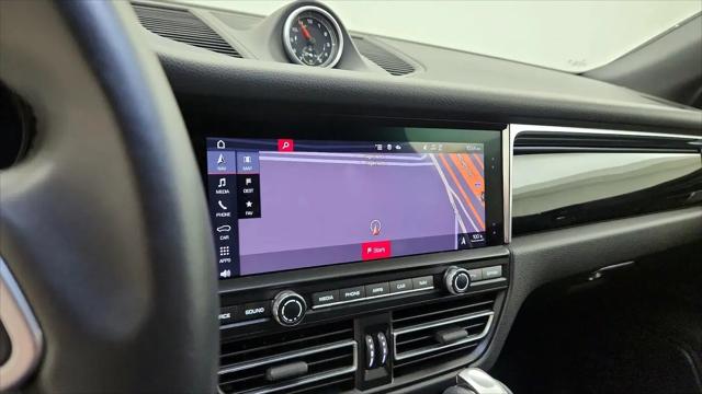 2021 Porsche Macan Macan