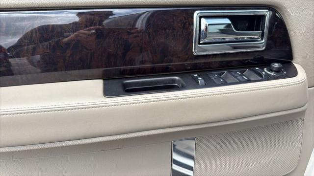 2017 Lincoln Navigator Select