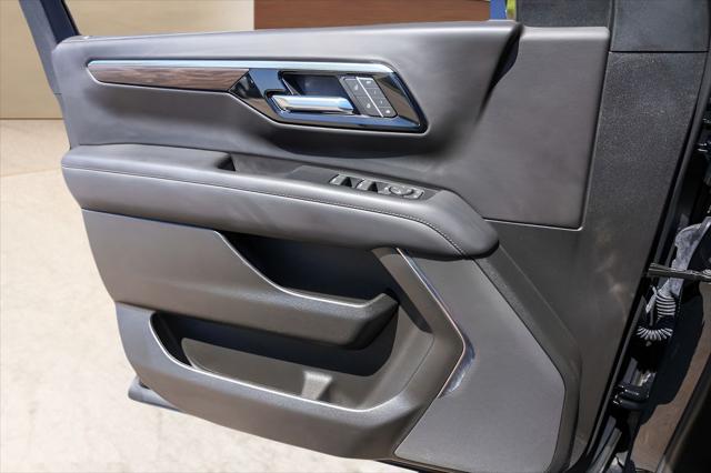 2025 Chevrolet Suburban 4WD Z71