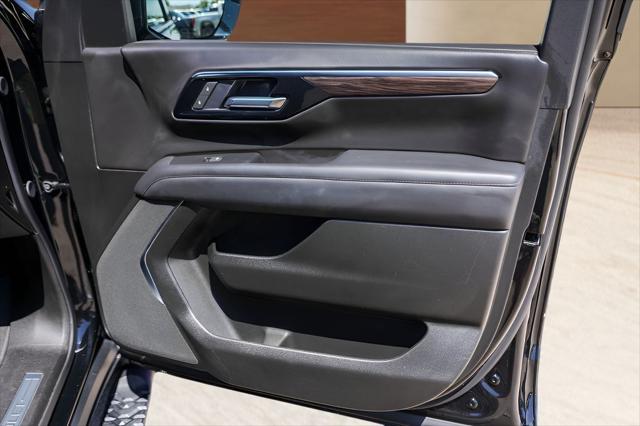 2025 Chevrolet Suburban 4WD Z71