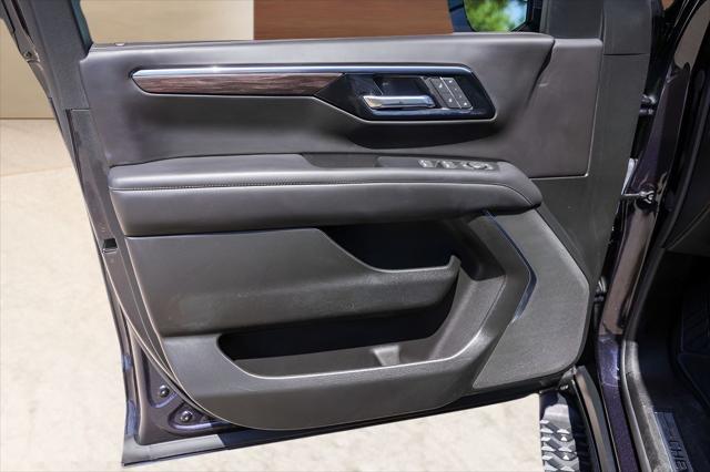 2025 Chevrolet Suburban 4WD Z71