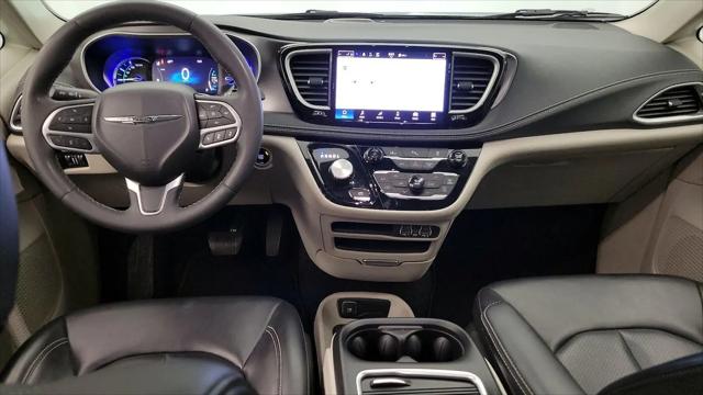 2023 Chrysler Pacifica Hybrid Touring L