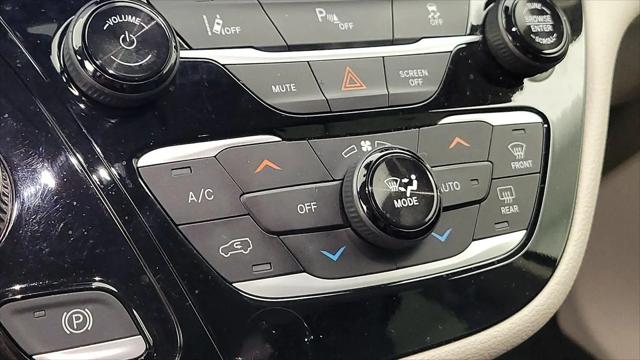 2023 Chrysler Pacifica Hybrid Touring L