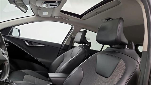 2023 Kia Niro EX Touring