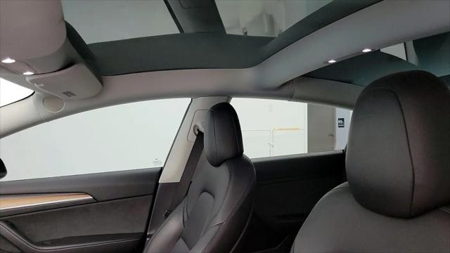 2022 Tesla Model 3 Rear-Wheel Drive