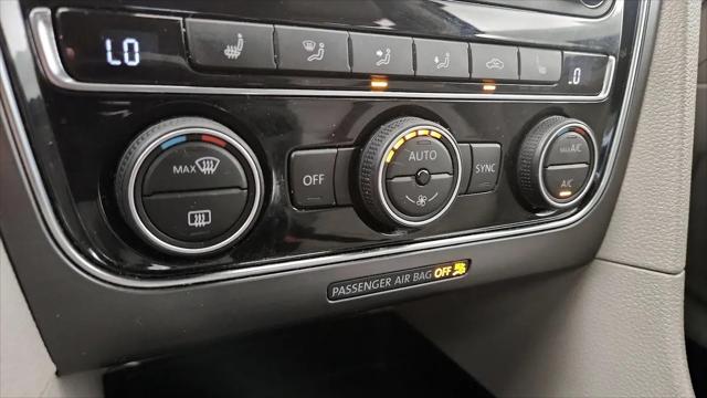 2016 Volkswagen Passat 1.8T R-Line