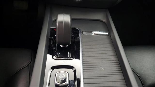 2024 Volvo S60 B5 Core Dark Theme