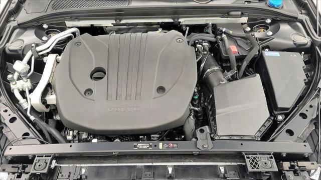 2024 Volvo S60 B5 Core Dark Theme