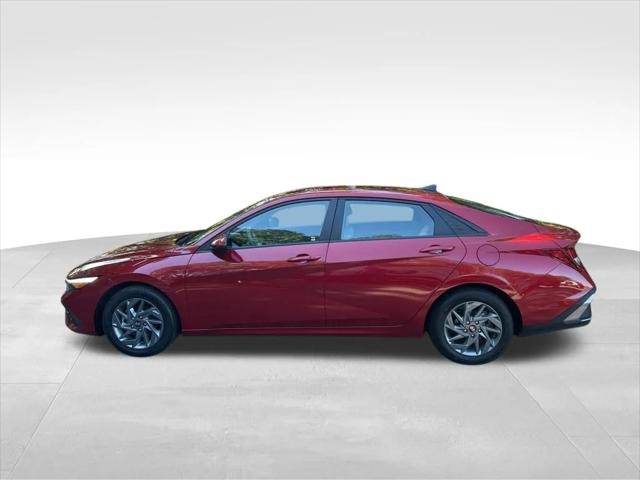 2024 Hyundai Elantra SEL 2024 Hyundai Elantra SEL