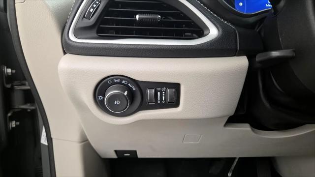 2022 Chrysler Pacifica Hybrid Touring L