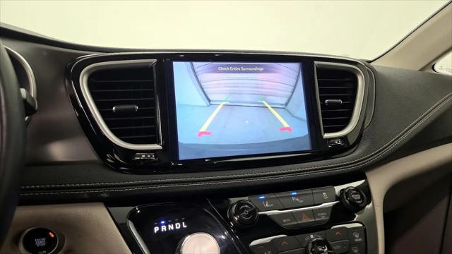 2022 Chrysler Pacifica Hybrid Touring L