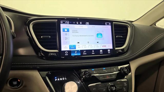 2022 Chrysler Pacifica Hybrid Touring L