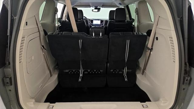 2022 Chrysler Pacifica Hybrid Touring L