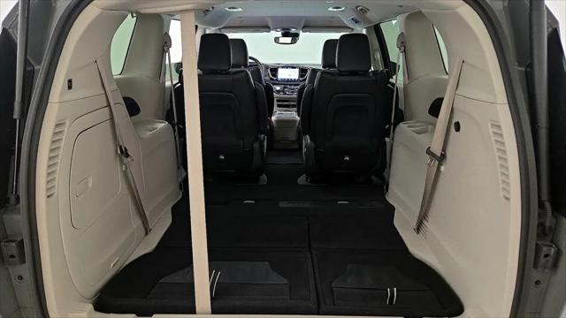 2022 Chrysler Pacifica Hybrid Touring L