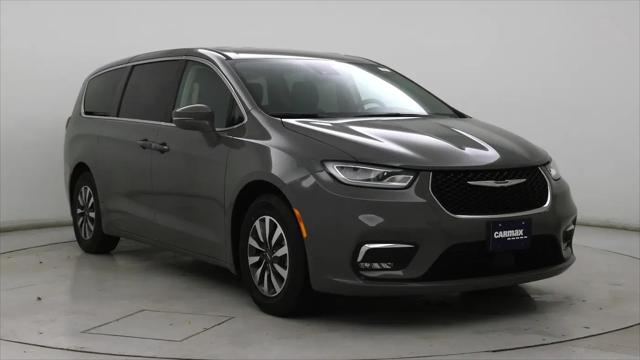 2022 Chrysler Pacifica Hybrid Touring L for sale in Green Brook Township, NJ