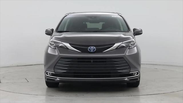 2024 Toyota Sienna Platinum