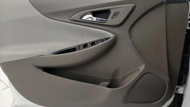2022 Chevrolet Malibu FWD 1FL