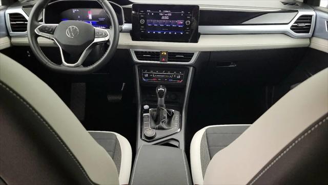 2025 Volkswagen Taos 1.5T SE