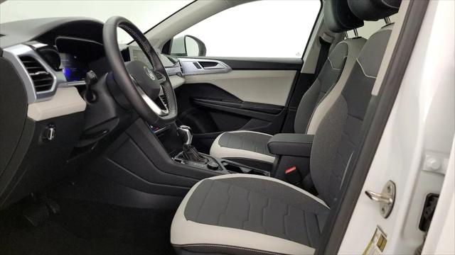 2025 Volkswagen Taos 1.5T SE
