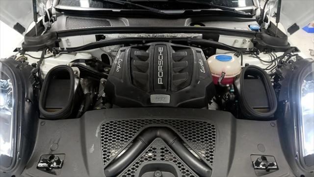 2018 Porsche Macan Turbo