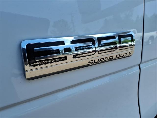 2022 Ford E-350 Cutaway E-350 SD