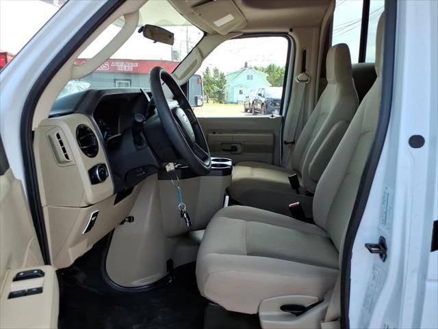 2022 Ford E-350 Cutaway E-350 SD