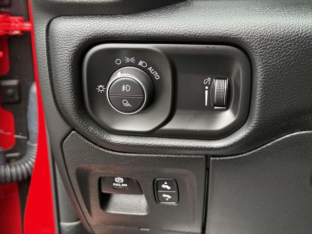2020 Ram 1500 Big Horn Crew Cab 4x4 5'7" Box