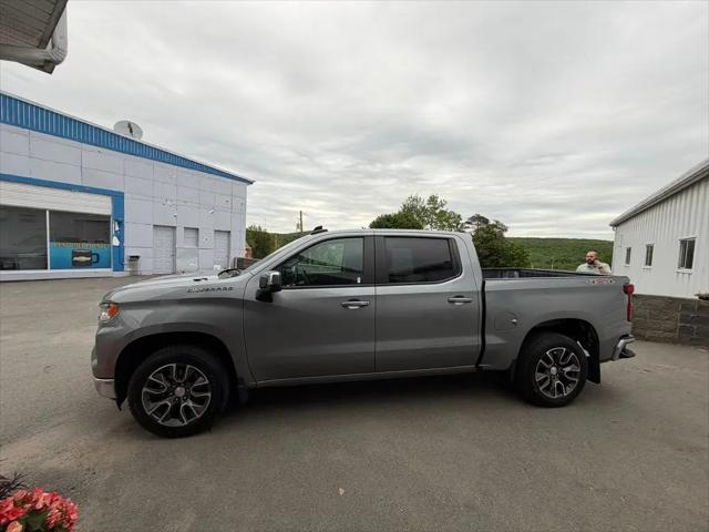 2023 Chevrolet Silverado 1500 4WD Crew Cab Short Bed LT with 2FL