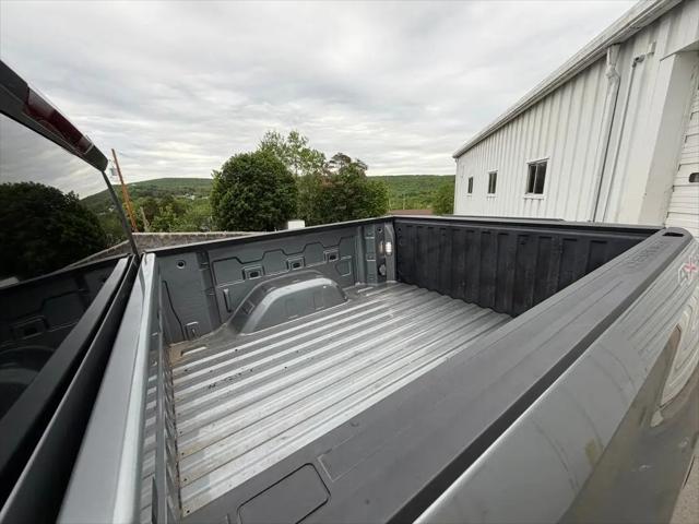 2023 Chevrolet Silverado 1500 4WD Crew Cab Short Bed LT with 2FL