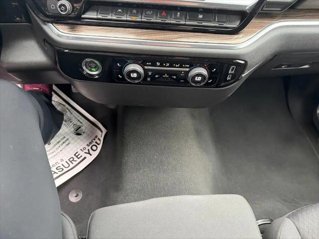 2023 Chevrolet Silverado 1500 4WD Crew Cab Short Bed LT with 2FL