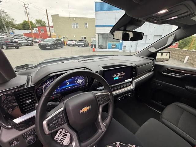 2023 Chevrolet Silverado 1500 4WD Crew Cab Short Bed LT with 2FL