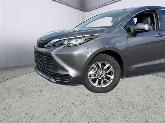2021 Toyota Sienna LE