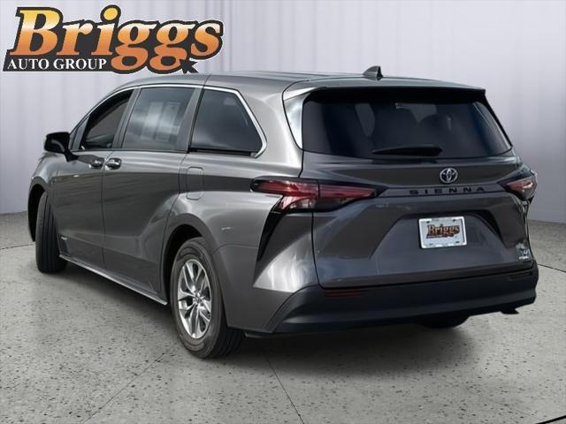 2021 Toyota Sienna LE