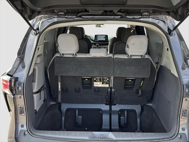 2021 Toyota Sienna LE