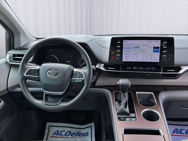 2021 Toyota Sienna LE