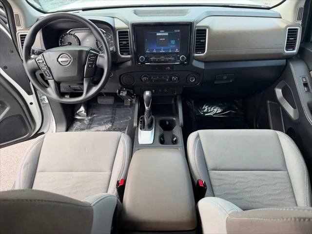 2022 Nissan Frontier Crew Cab SV 4x2