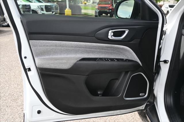 2024 Jeep Compass Latitude Lux FWD