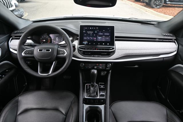 2024 Jeep Compass Latitude Lux FWD