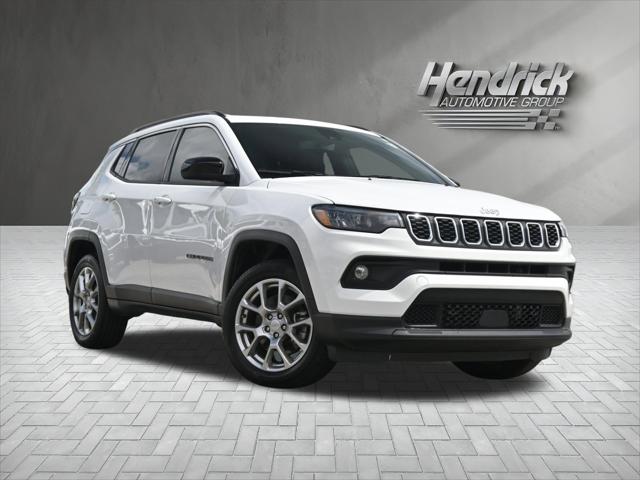 2024 Jeep Compass Latitude Lux FWD