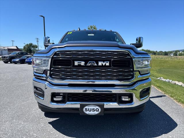 2019 RAM 3500 Limited Crew Cab 4x4 8 Box